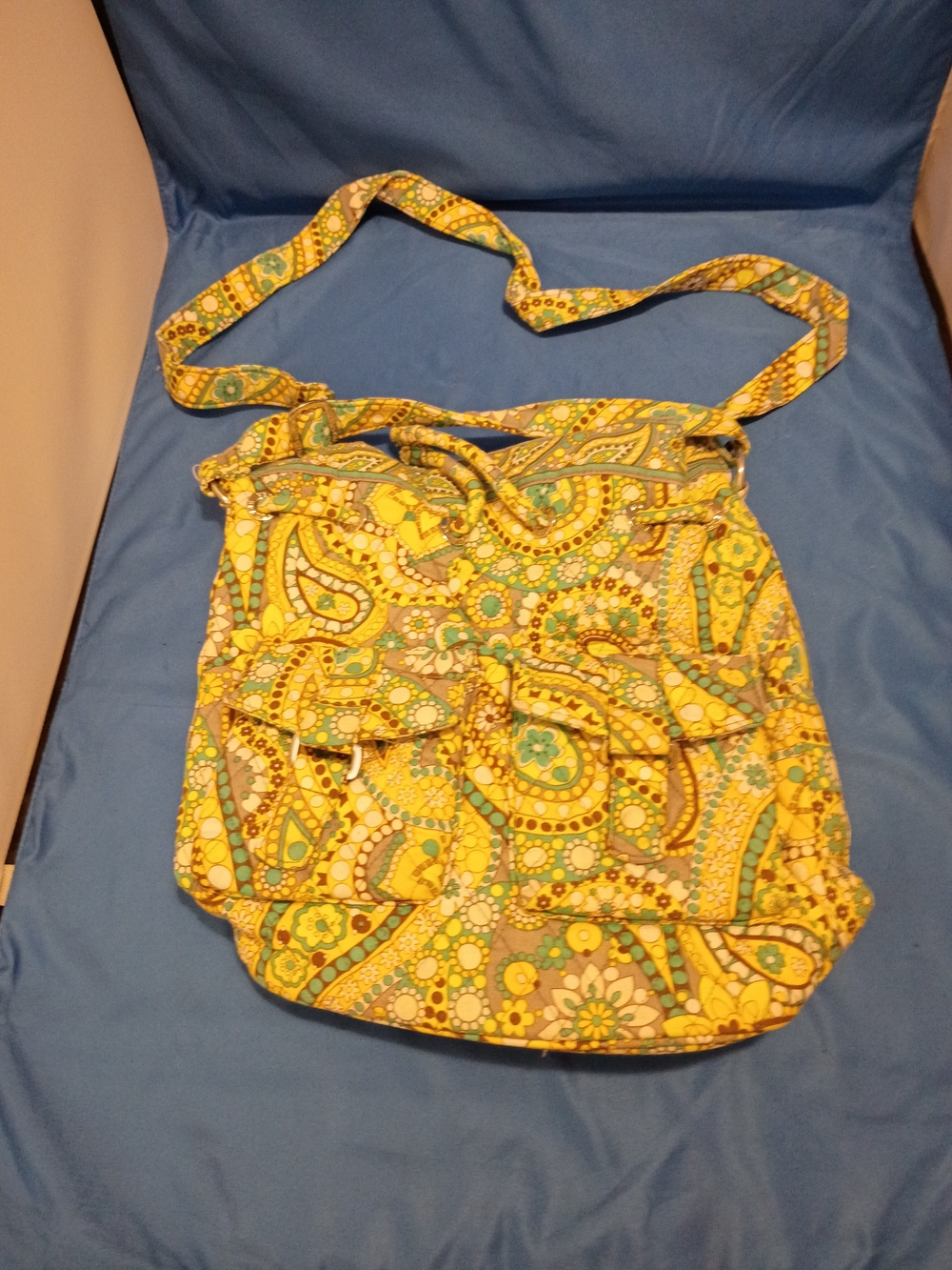 Vera Bradley Drawstring Shoulder Bag in the Citrus Elephant retired print. - Picture 2 of 4